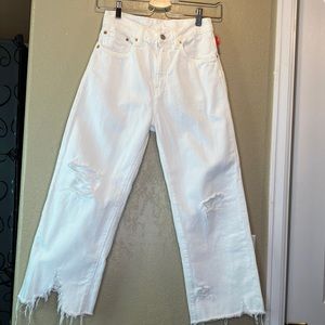 Stylish White Distressed Cropped Jeans